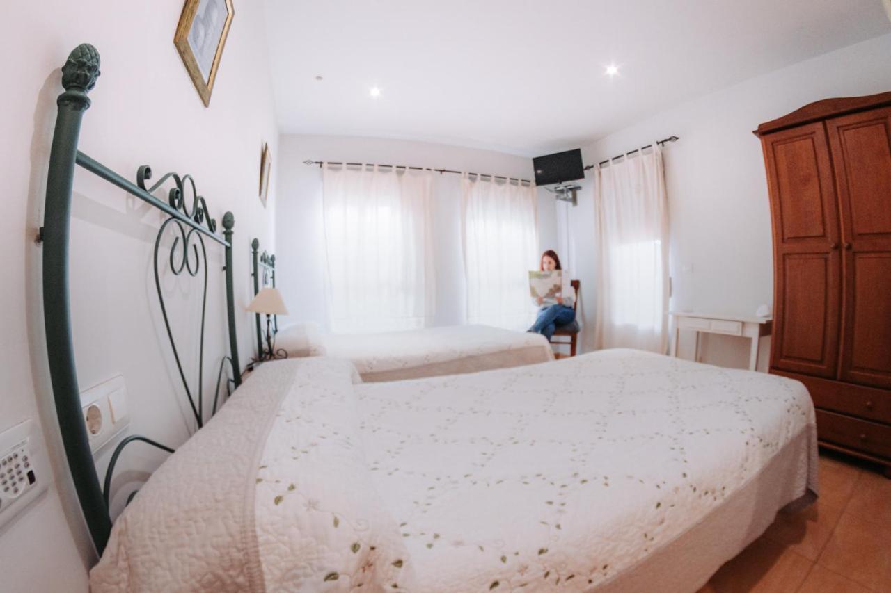 Hotel Delphos Moraleja Zewnętrze zdjęcie